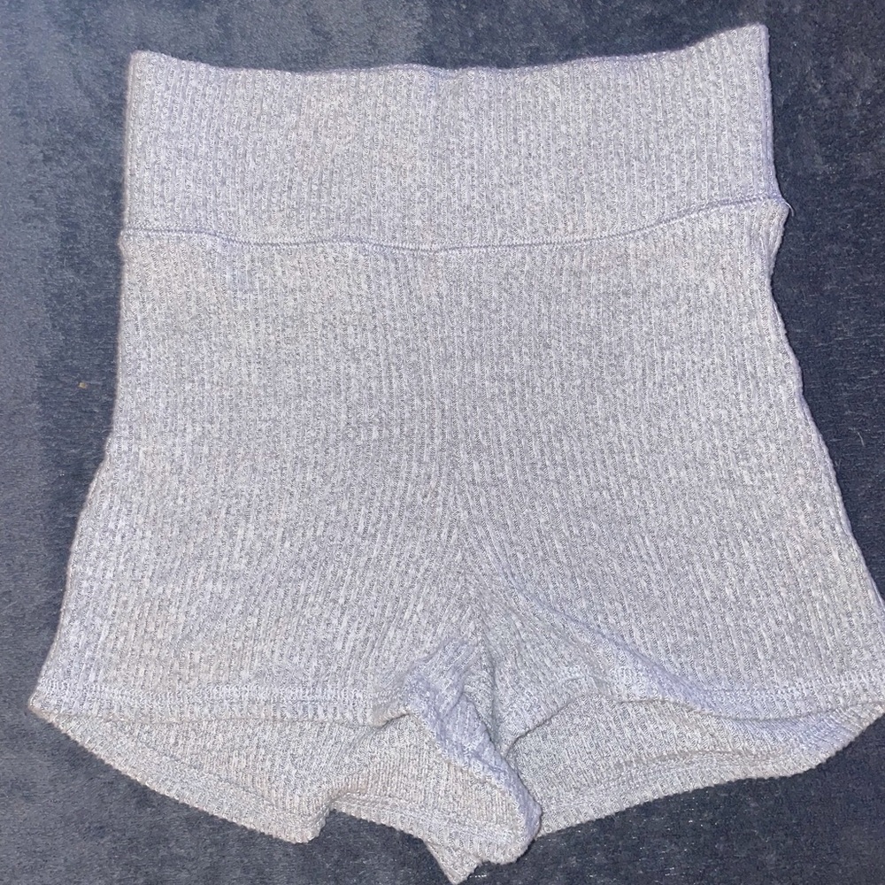 Sold 💕💕Abercrombie knit shorts